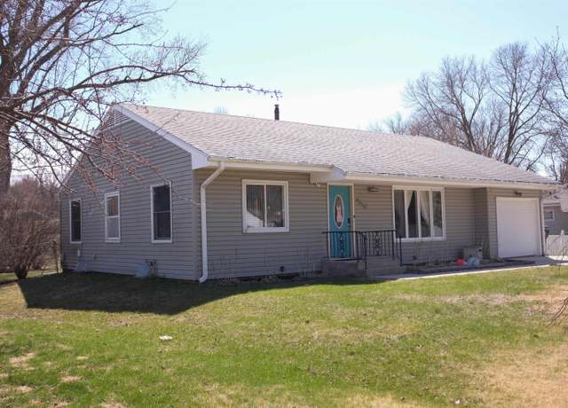 Property at 4654 Meadow Ln, Sioux City, IA 51104, 3 beds, 2.5 baths