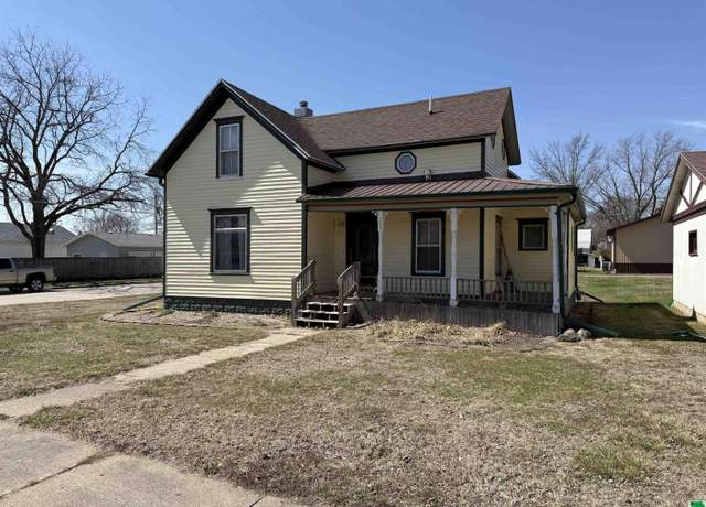 Property at 345 S 8th St, Cherokee, IA 51012, 3 beds, 2 baths