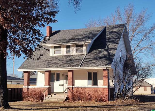 Property at 209 1st St St SE, Lemars, IA 51031, 4 beds, 1 bath