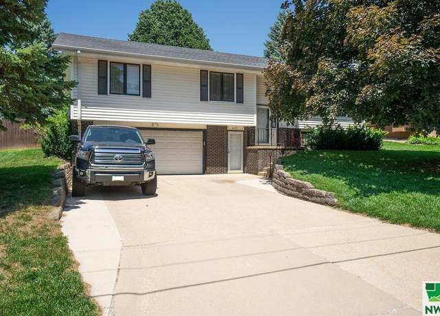 Property at 427 W 35th St, Sioux City, IA 51104, 3 beds, 2.5 baths