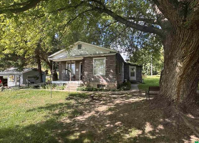 Property at 230 Maple St, Bronson, IA 51007, 3 beds, 1 bath