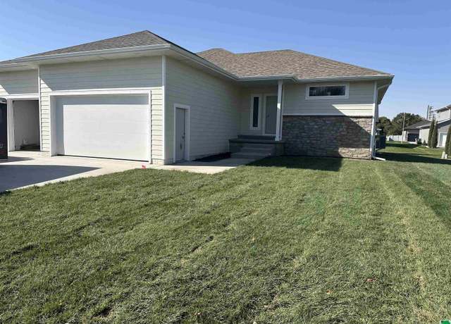 Property at 301 Cedar St, Sloan, IA 51055, 3 beds, 2 baths
