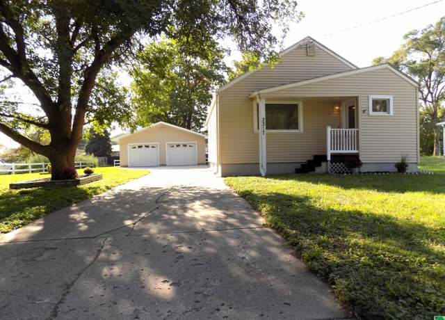 Property at 2317 Center St, Sioux City, IA 51103, 3 beds, 1 bath