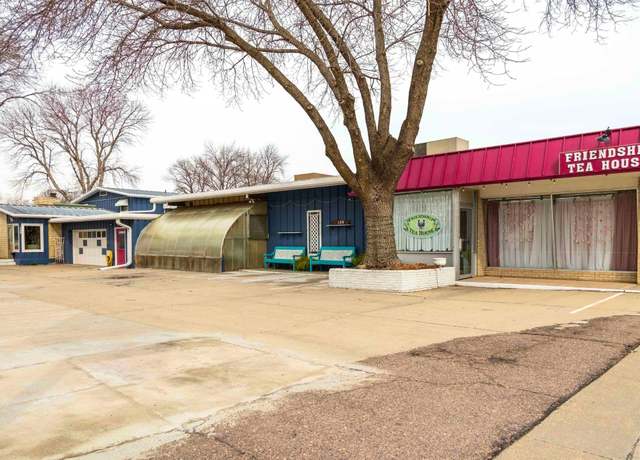 Property at 135 & 139 5th Ave SW, Lemars, IA 51031, 4 beds, 2.5 baths