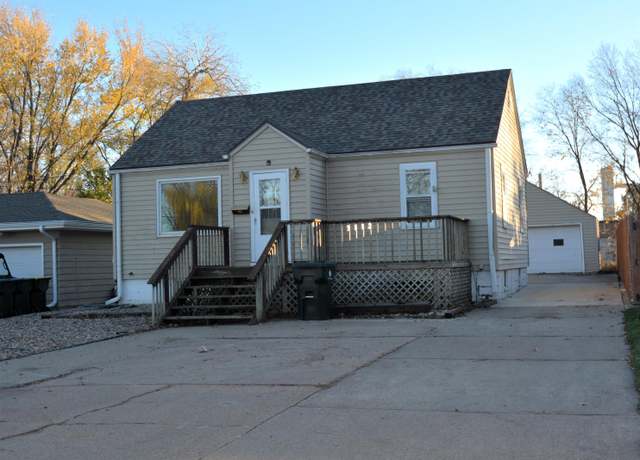 Property at 3112 38th St, Sioux City, IA 51108, 2 beds, 1 bath