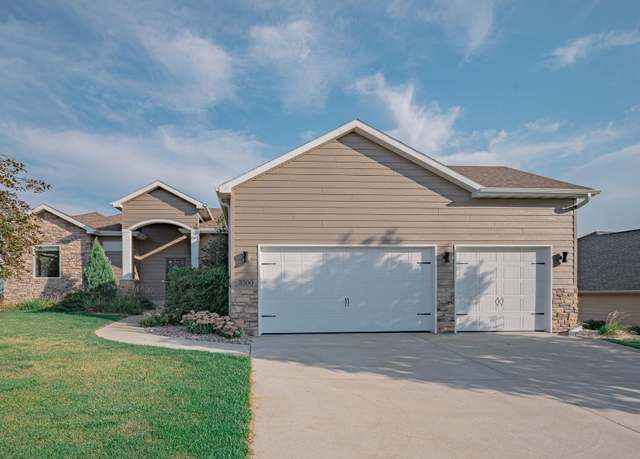 Property at 3300 Glen Ellen Rd, Sioux City, IA 51106, 5 beds, 3.5 baths