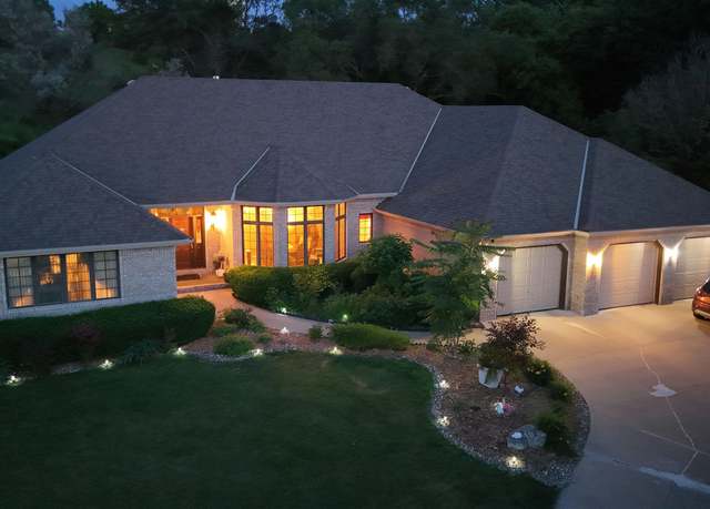 Property at 25 Quail Ct, Sioux City, IA 51104, 6 beds, 3.5 baths