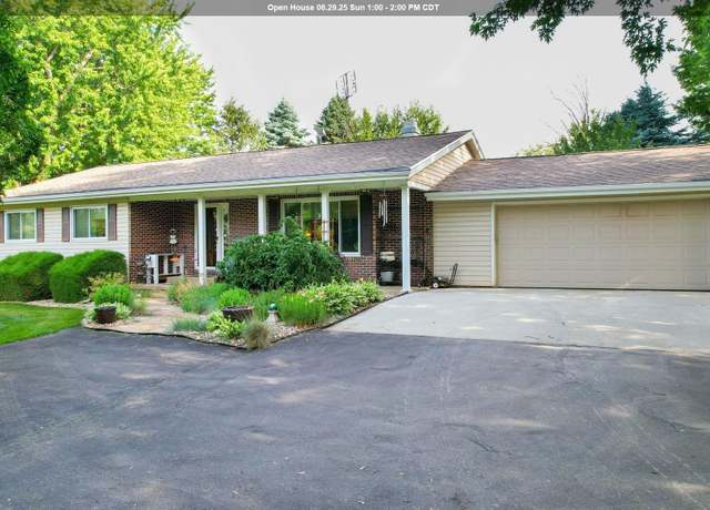 Property at 103 Carter Rd, Sergeant Bluff, IA 51054, 4 beds, 3 baths