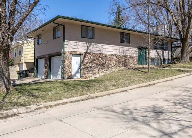 Property at 2744 S Cedar St, Sioux City, IA 51106, 3 beds, 3 baths
