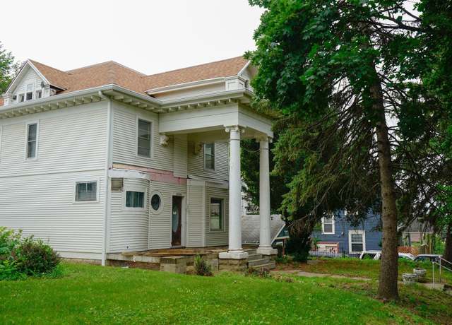 Property at 2306 Douglas St, Sioux City, IA 51104, 4 beds, 1.5 baths