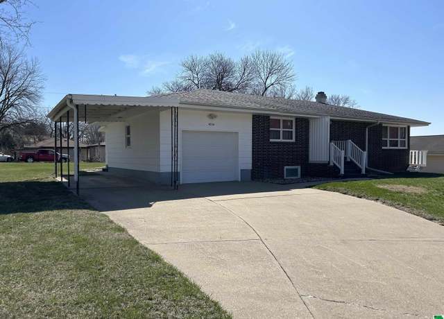 Property at 4536 Harrison St, Sioux City, IA 51108, 3 beds, 2 baths