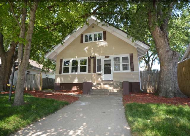 Property at 2029 S Royce St, Sioux City, IA 51106, 5 beds, 2 baths