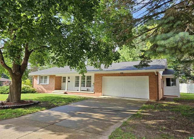 Property at 1315 Shoreway Rd, Storm Lake, IA 50588, 2 beds, 2 baths