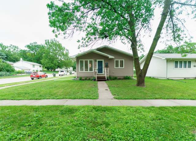 Property at 3080 Chambers St, Sioux City, IA 51104, 2 beds, 3 baths