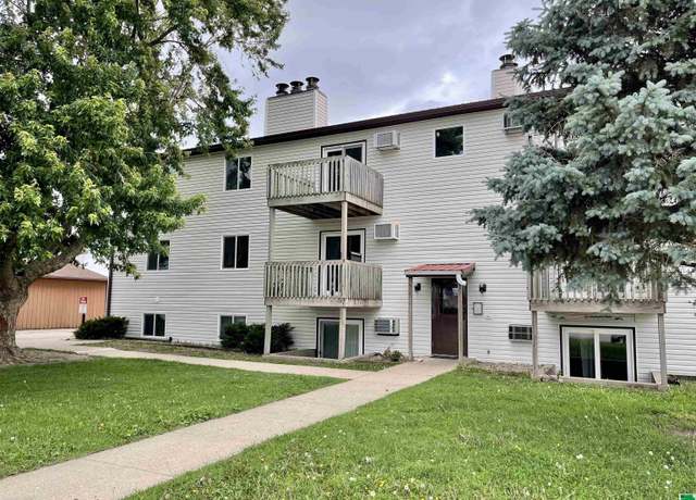 Property at 1416 Michigan St Unit C1, Storm Lake, IA 50588, 3 beds, 1 bath