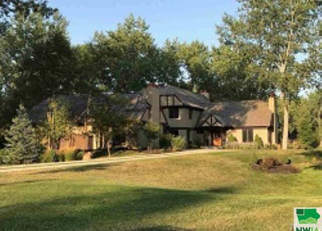 Property at 932 Spyglass Crt Ct, Dakota Dunes, SD 57049, 4 beds, 4.5 baths
