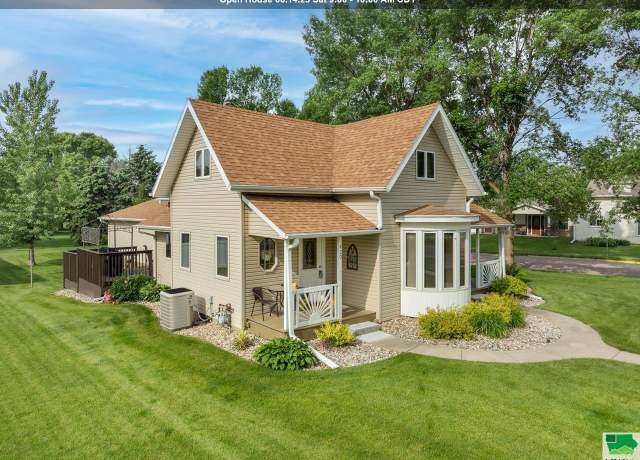 Property at 420 W Third St, Ponca, NE 68770, 5 beds, 2 baths