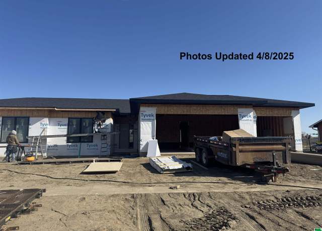 Property at 423 W 3rd St, South Sioux City, NE 68776, 2 beds, 2 baths