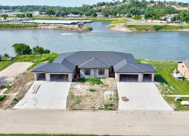 Property at 423 W 3rd St, South Sioux City, NE 68776, 2 beds, 2 baths