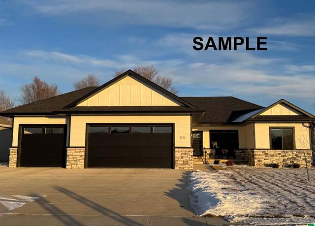Property at 1700 Ogden Ct, South Sioux City, NE 68776, 3 beds, 2 baths