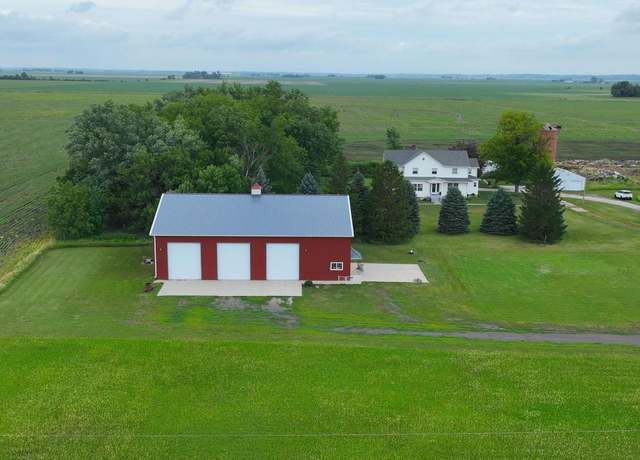 Property at 2009 325th St, Sloan, IA 51055, 4 beds, 2 baths