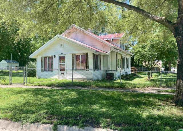 Property at 1625 Glendale Blvd, Sioux City, IA 51105, 2 beds, 1 bath