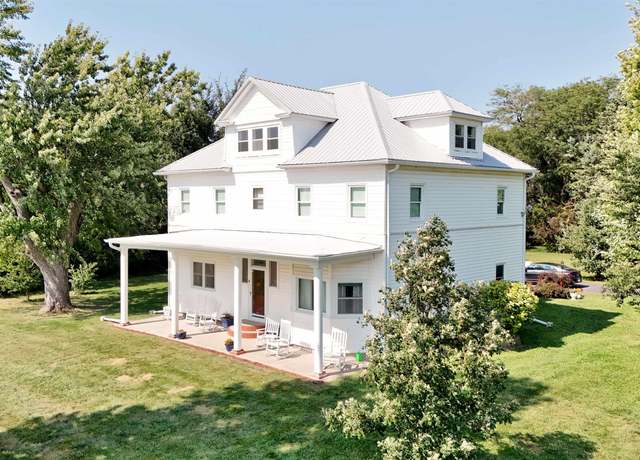 Property at 457 Hwy 35, Dakota City, NE 68731, 5 beds, 2.5 baths