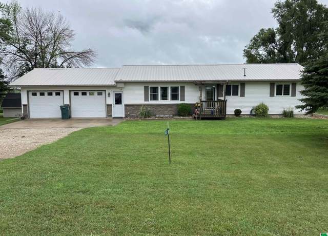 Property at 4030 Kingbird Ave, Hospers, IA 51238, 4 beds, 3 baths