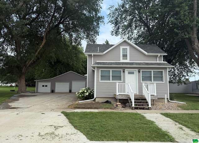 Property at 305 2nd Ave Ave S, Hospers, IA 51238, 5 beds, 2.5 baths