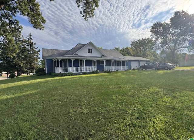 Property at 414 Cedar St, Lawton, IA 51030, 4 beds, 1.5 baths