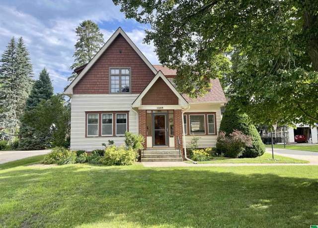 Property at 1309 W 6th, Storm Lake, IA 50588, 4 beds, 2.5 baths