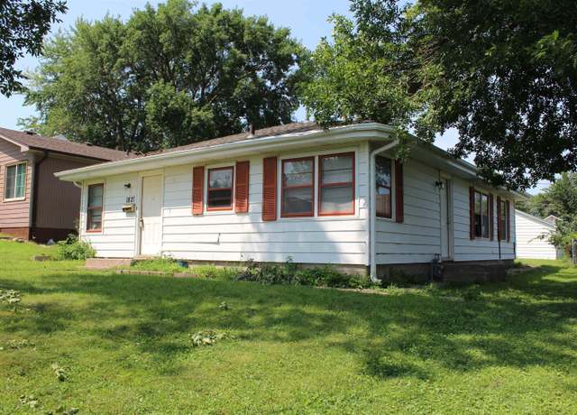 Property at 1821 S Pomegranite St, Sioux City, IA 51106, 3 beds, 1 bath