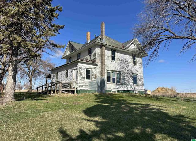 Property at 17575 Otter Ave, Lemars, IA 51031, 5 beds, 1.5 baths