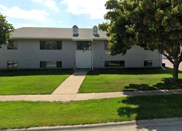 Property at 1713-1717-1721 F St, South Sioux City, NE 68776, 3 beds, 2 baths