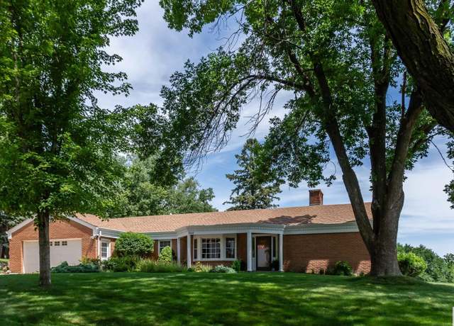 Property at 3908 Sylvian Ave, Sioux City, IA 51104, 4 beds, 3 baths