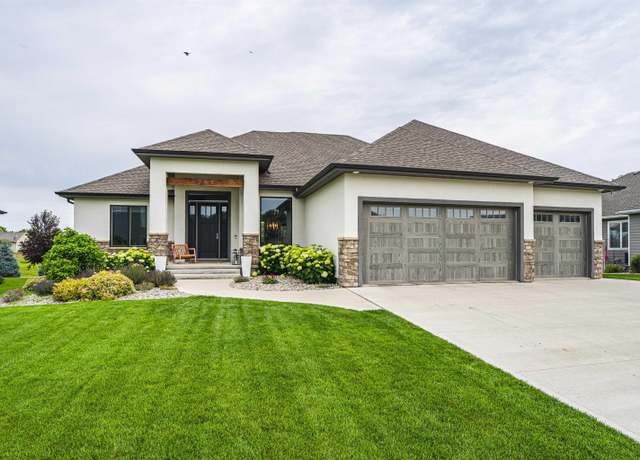 Property at 765 Pinehurst Trl, Dakota Dunes, SD 57049, 5 beds, 3.5 baths