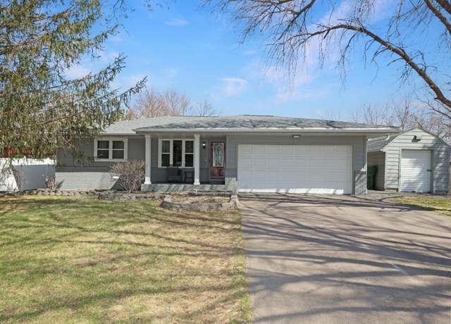 Property at 4208 Old Lakeport Rd, Sioux City, IA 51106, 3 beds, 2 baths