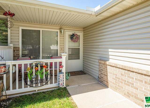 Property at 1121 Meadow View Ct #2, Sioux City, IA 51106, 2 beds, 2 baths