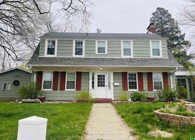 Property at 2703 Jackson St, Sioux City, IA 51104, 4 beds, 2 baths