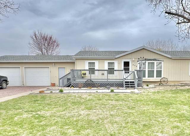 Property at 402 N 10th St, Dakota City, NE 68731, 4 beds, 3 baths