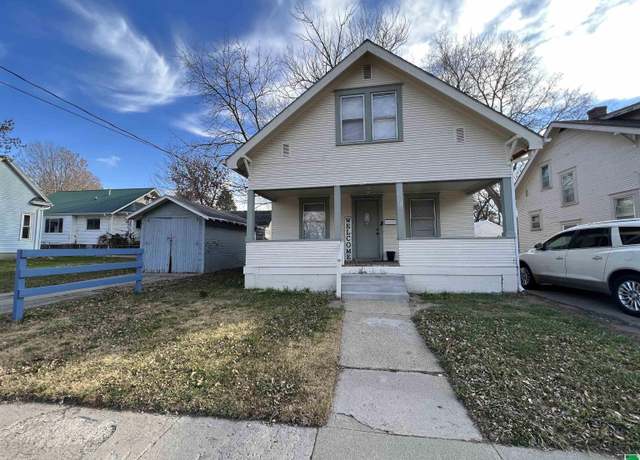 Property at 2110 S Glass St, Sioux City, IA 51106, 2 beds, 1 bath