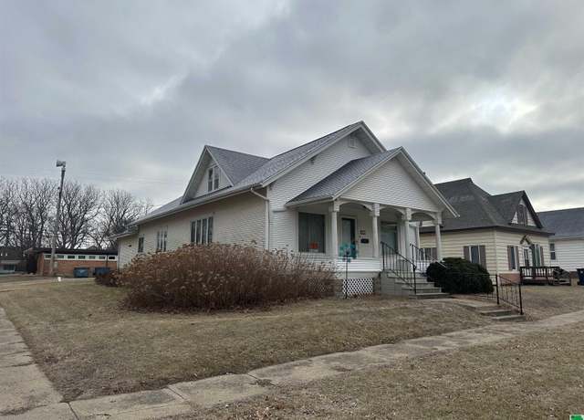 Property at 10 S W 1st Ave, Hartley, IA 51346, 4 beds, 2.5 baths