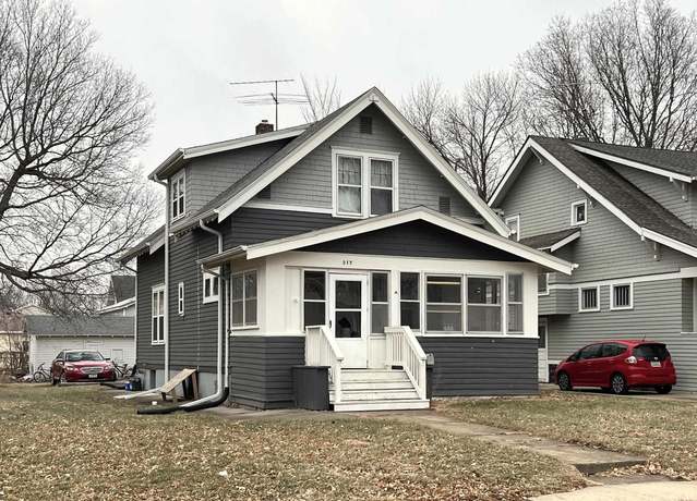 Property at 217 Willow St, Vermillion, SD 57069, 4 beds, 2 baths