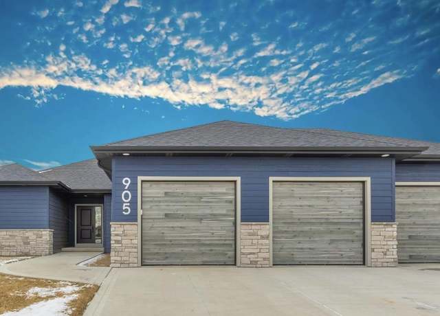Property at 905 S Cattail Ct, No. Sioux City, SD 57049, 3 beds, 2 baths