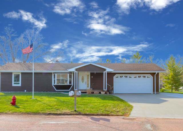 Property at 8 Spruce Ave, Mccook Lake, SD 57049, 3 beds, 3 baths