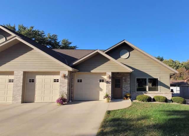Property at 1505 E 8th St, Sheldon, IA 51201, 4 beds, 3 baths