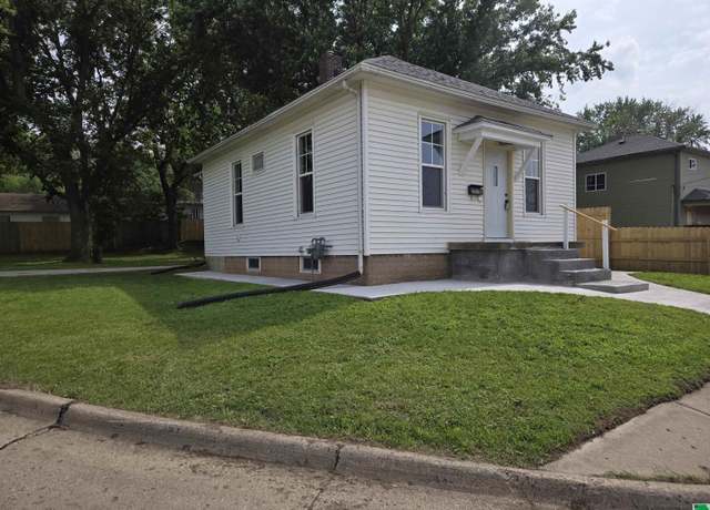 Property at 3130 Dace Ave, Sioux City, IA 51105, 2 beds, 1 bath