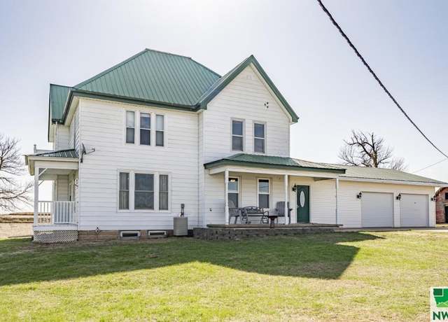 Property at 46592 220th St, Remsen, IA 51050, 5 beds, 2.5 baths