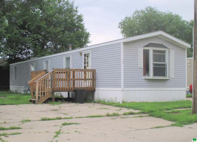 Property at 447 N Plum St #28, Vermillion, SD 57069, 3 beds, 1 bath