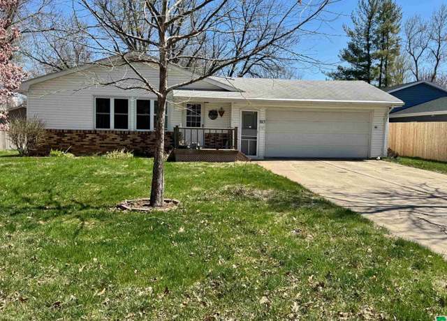 Property at 517 14st St, Onawa, IA 51040, 3 beds, 2 baths